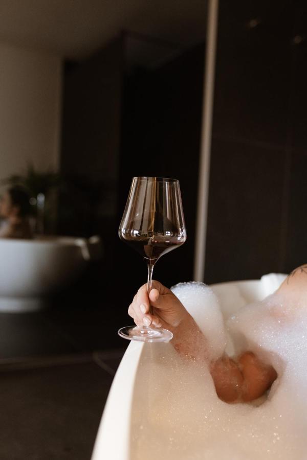 Culinaria Living Lägenhet Tirolo Exteriör bild