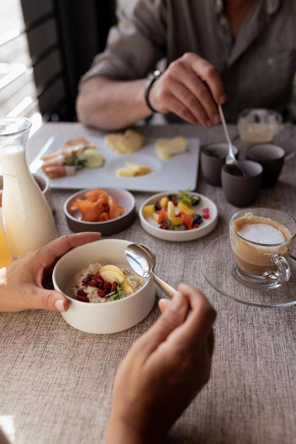 Culinaria Living Lägenhet Tirolo Exteriör bild